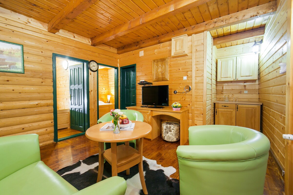 Hotel Gacka - Two Bedroom Cottage with Balcony