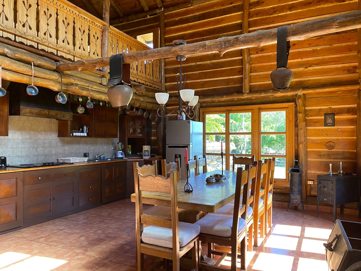 St. Bernard - Upscale cabin retreat @Juayúa