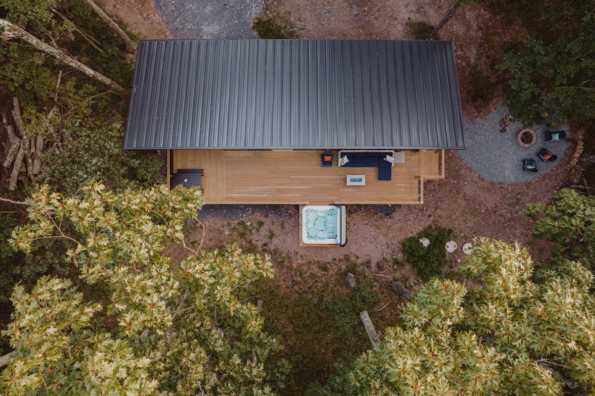 Luxurious modern cabin on 16 acres near Penn State