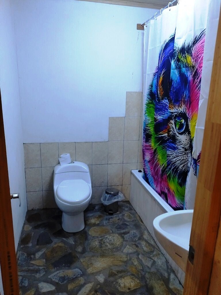 Habitación matrimonial con baño privado