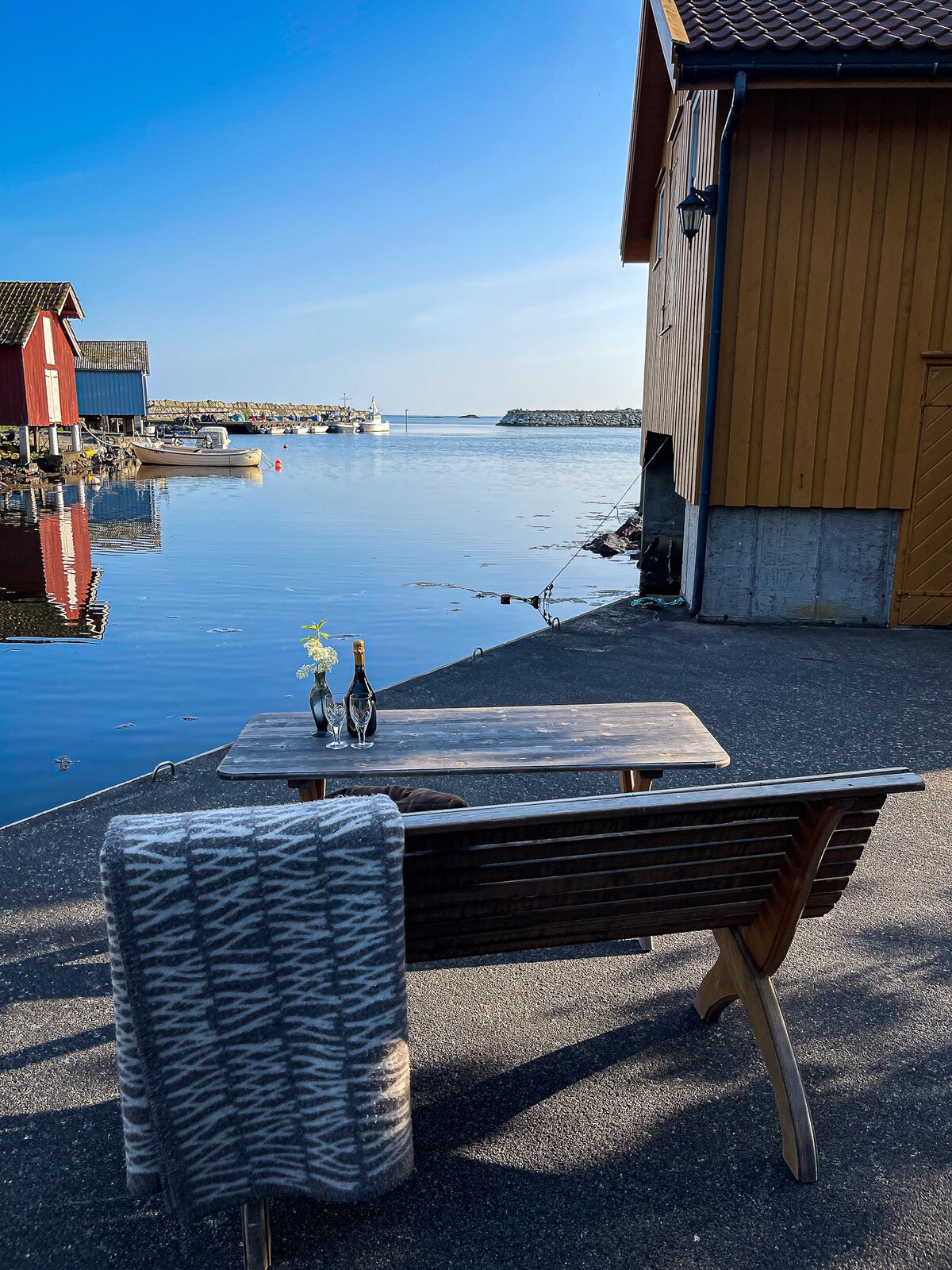 Havgaarden No1 ：带鲑鱼河和沐浴木炭的公寓