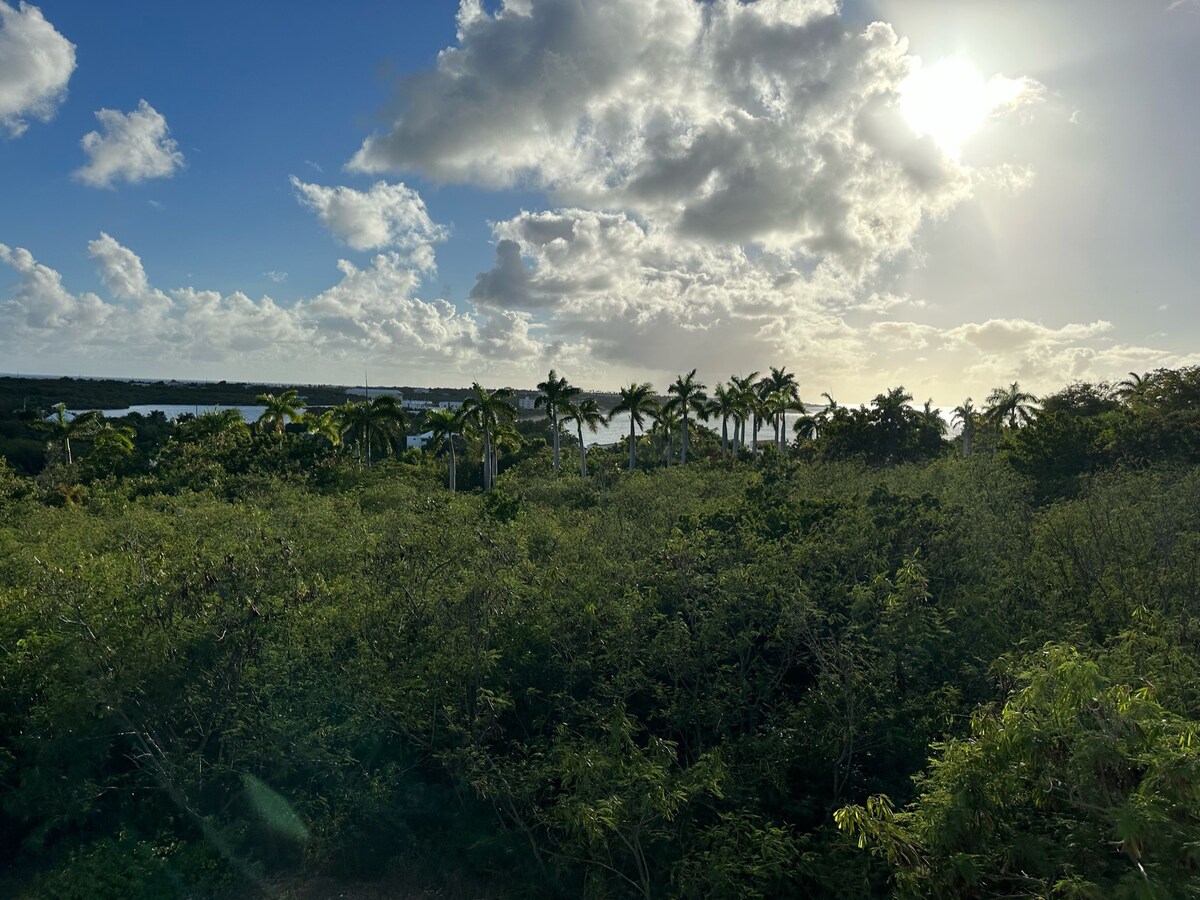 Meads Bay Apt. Villa (upstairs)