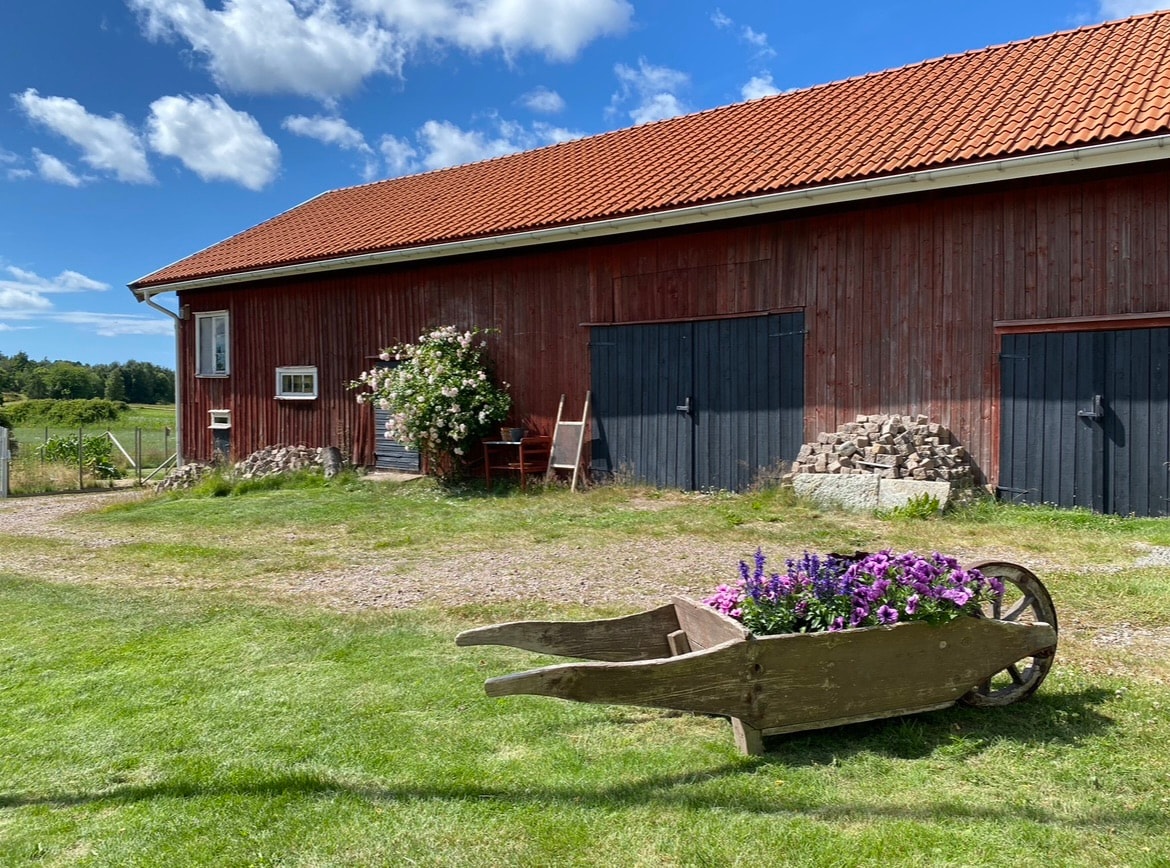 Lantlig skärgårdsidyll på vackra Flatön