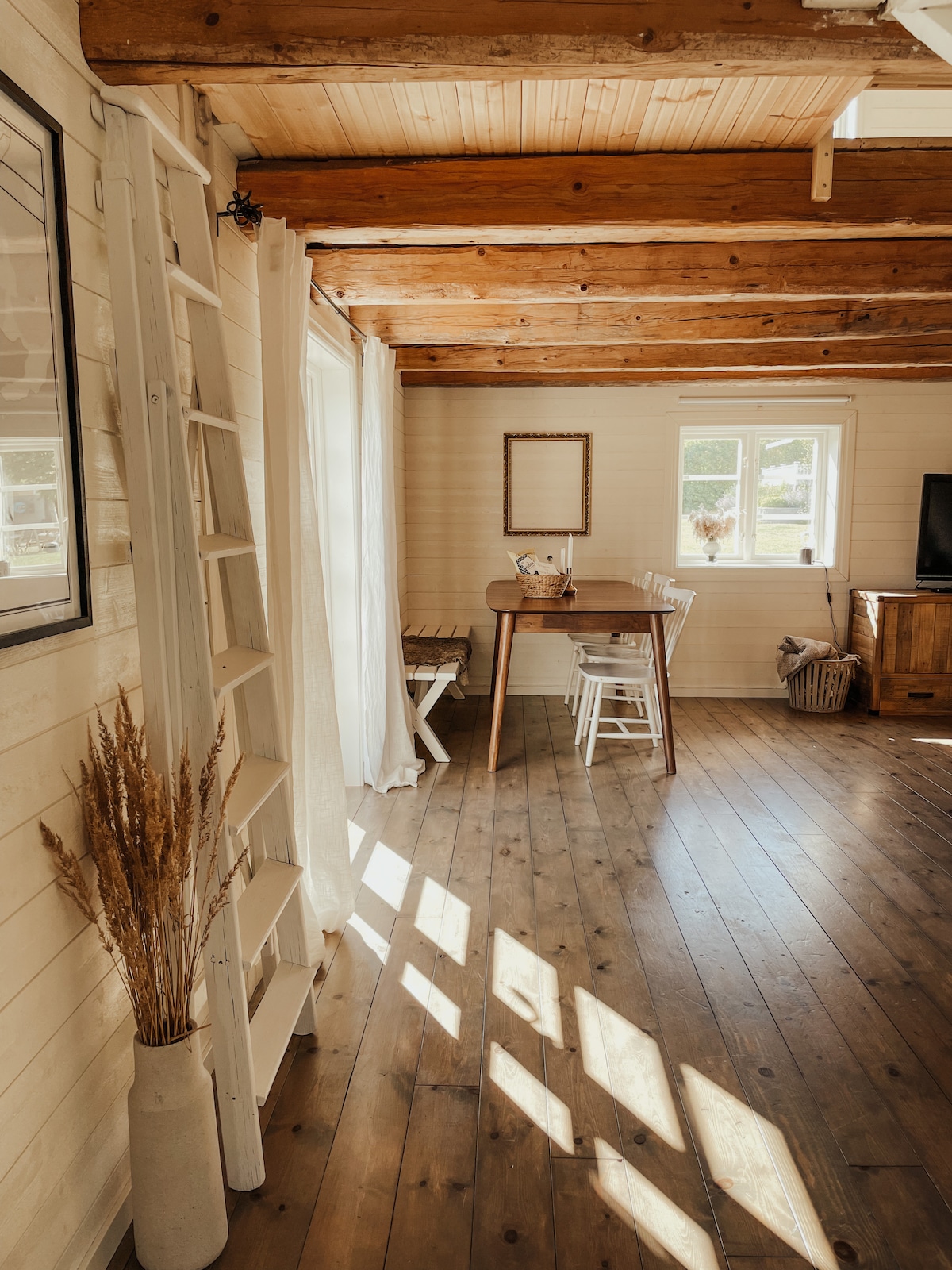 带保险箱的农场客用小屋