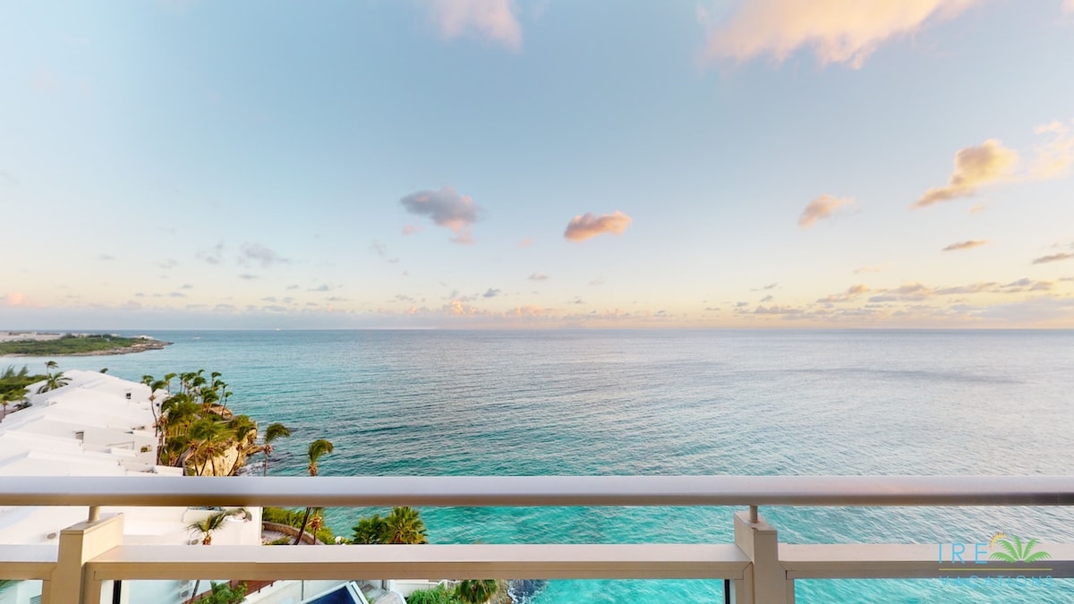 Gorgeous 2 bedroom beachfront condo