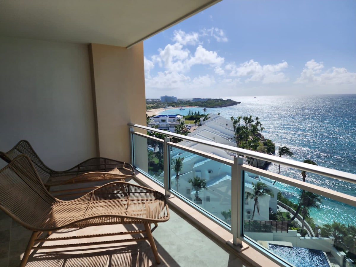 Gorgeous 2 bedroom beachfront condo