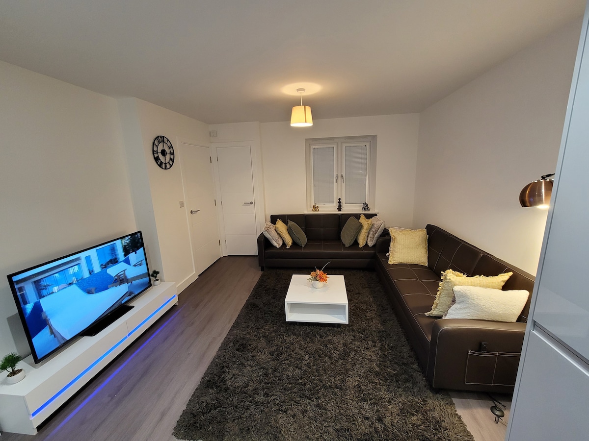 New build-2 bed house/WI-FI/Smart TV/Free parking