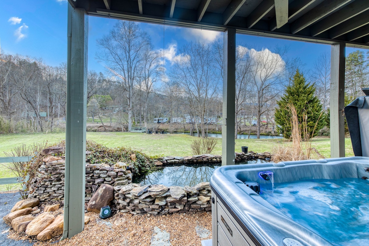 River Front | Hot Tub | Game Room | Fire Pit