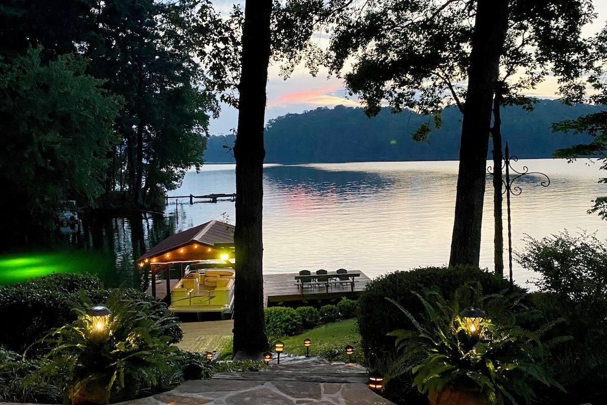 Pinecrest Place on beautiful Lake Martin