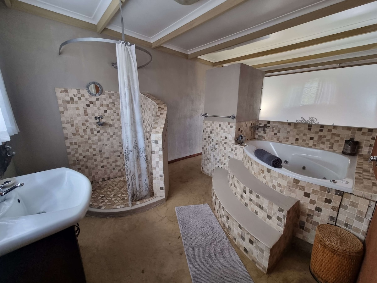 水棚客栈-带按摩浴缸和景观的套房