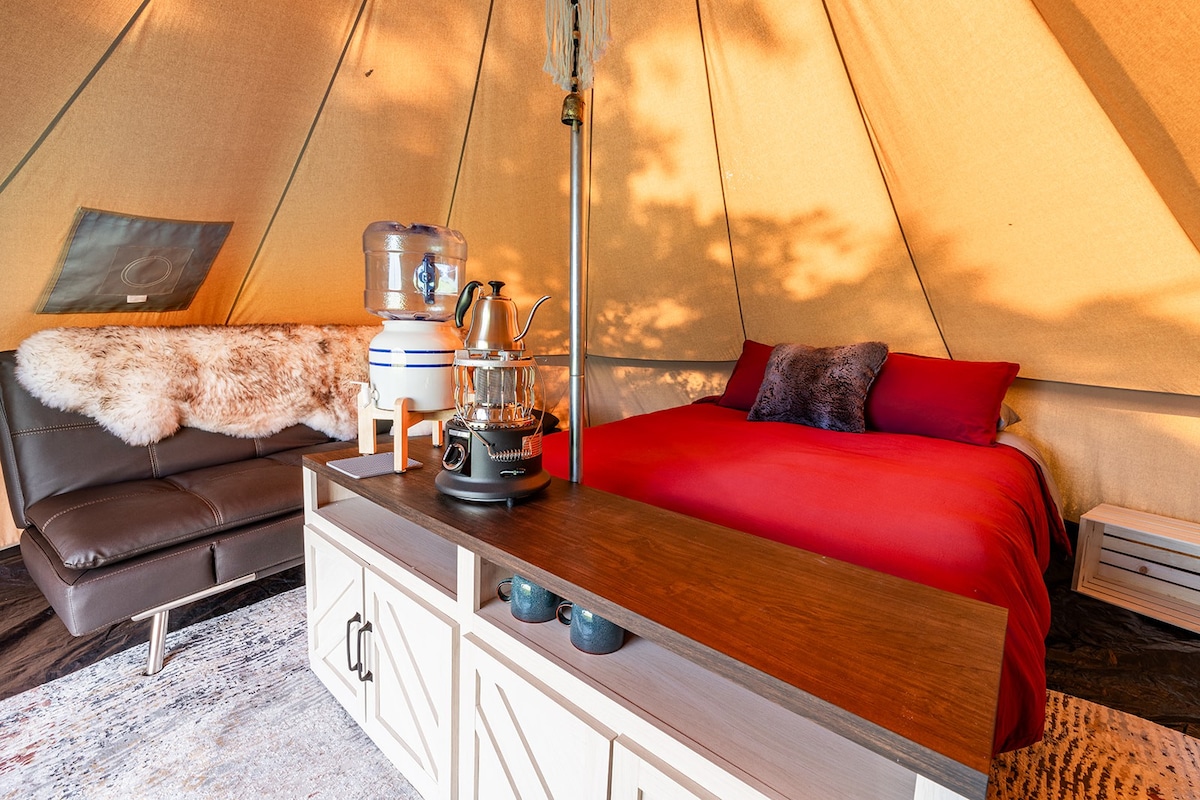 Glamping Tent #4- private bathroom/ running water