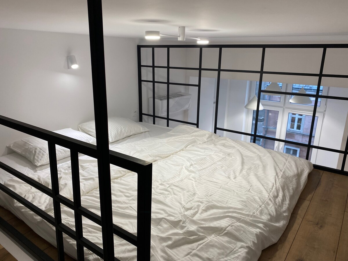 Długa 18 Apartament Premium z antresolą