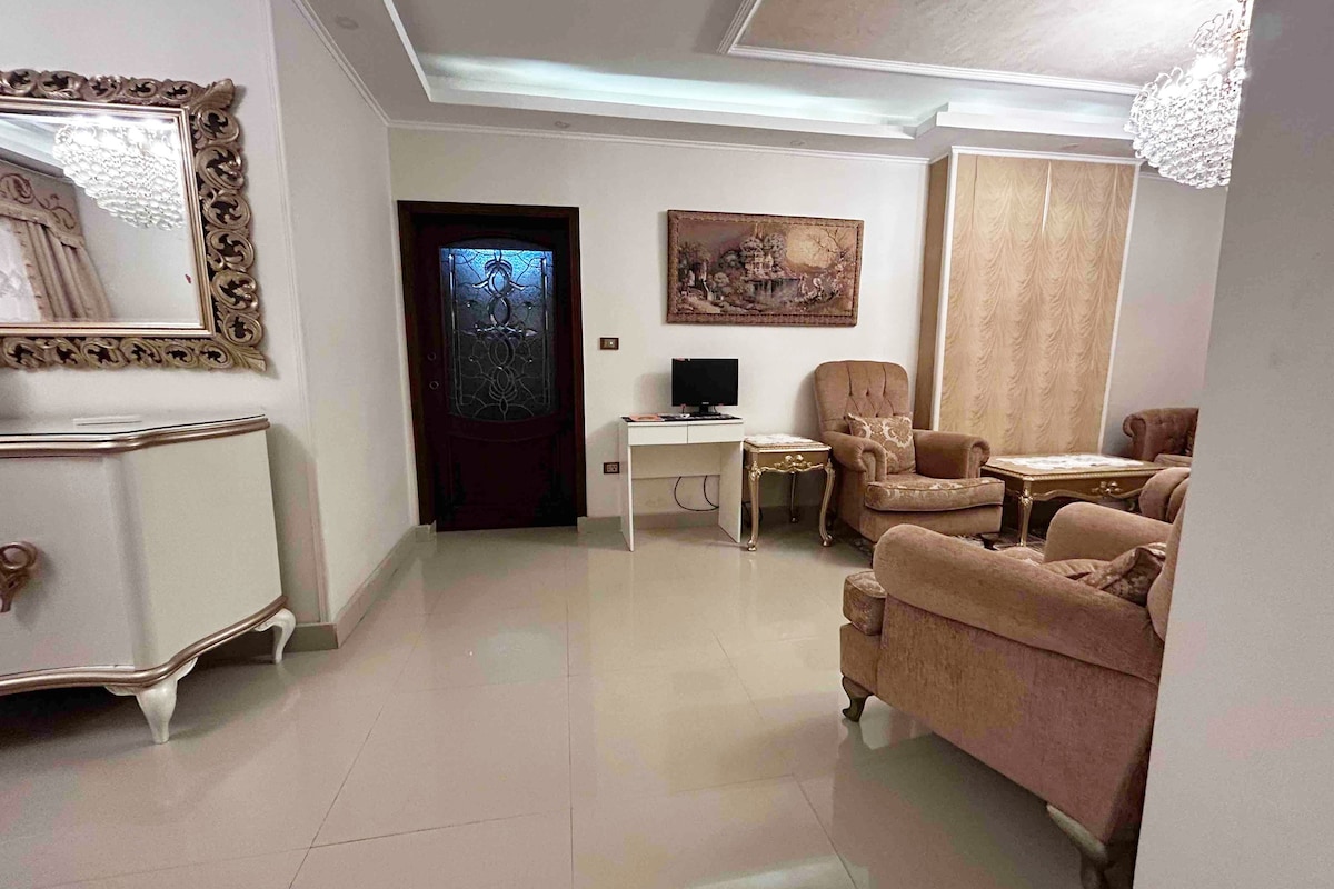 Luxury fully equipped Apt great location, louran