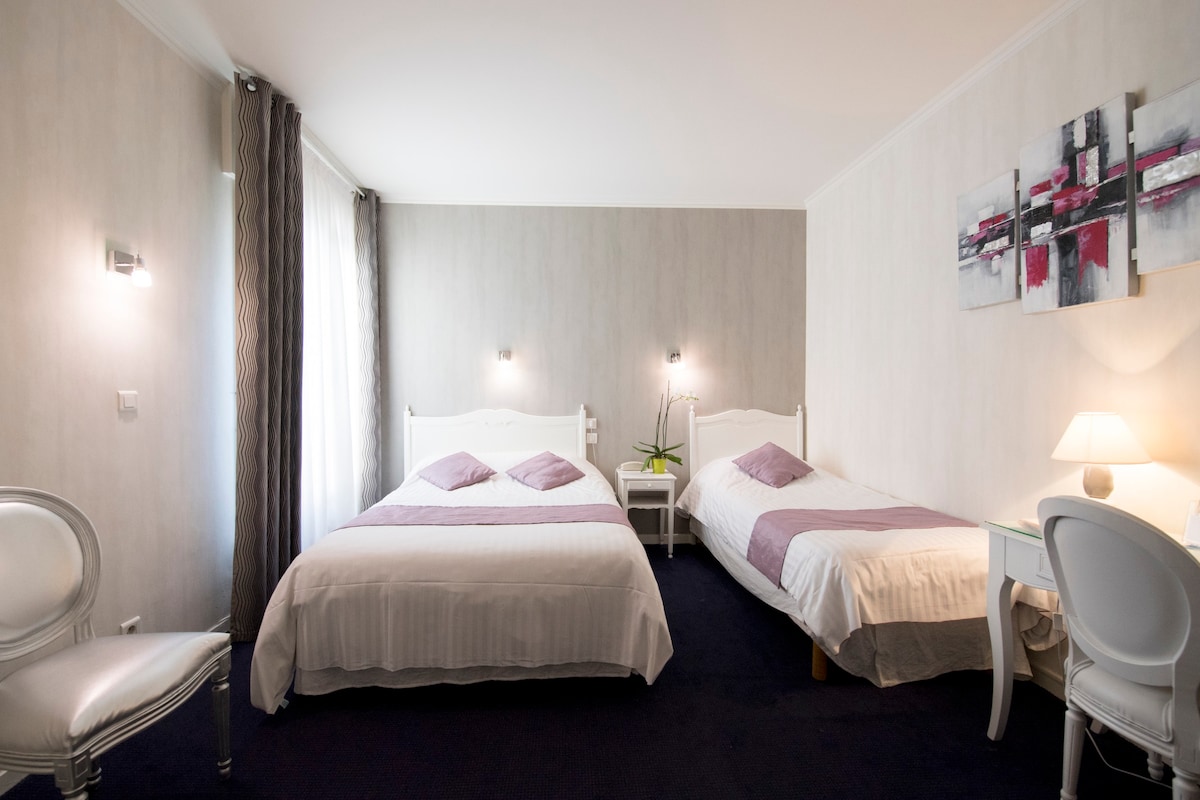 Chambre triple, hôtel 3* à Rodez