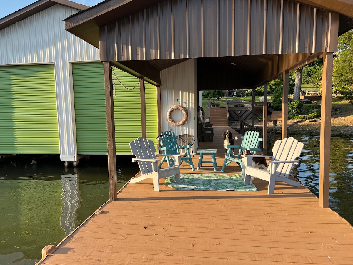 “Reel Cozy Cove, Castaway” Waterfront w/dock