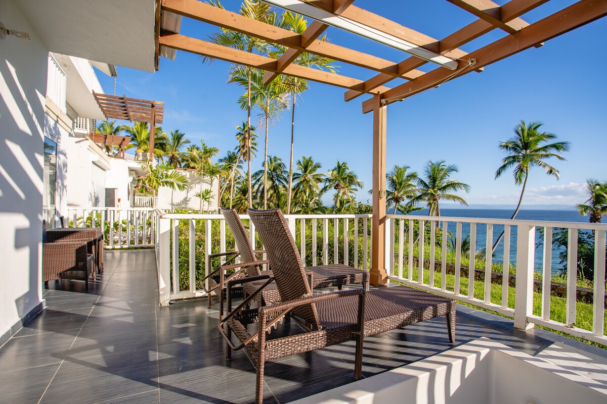 Relax & enjoy in this stunning oceanfront condo