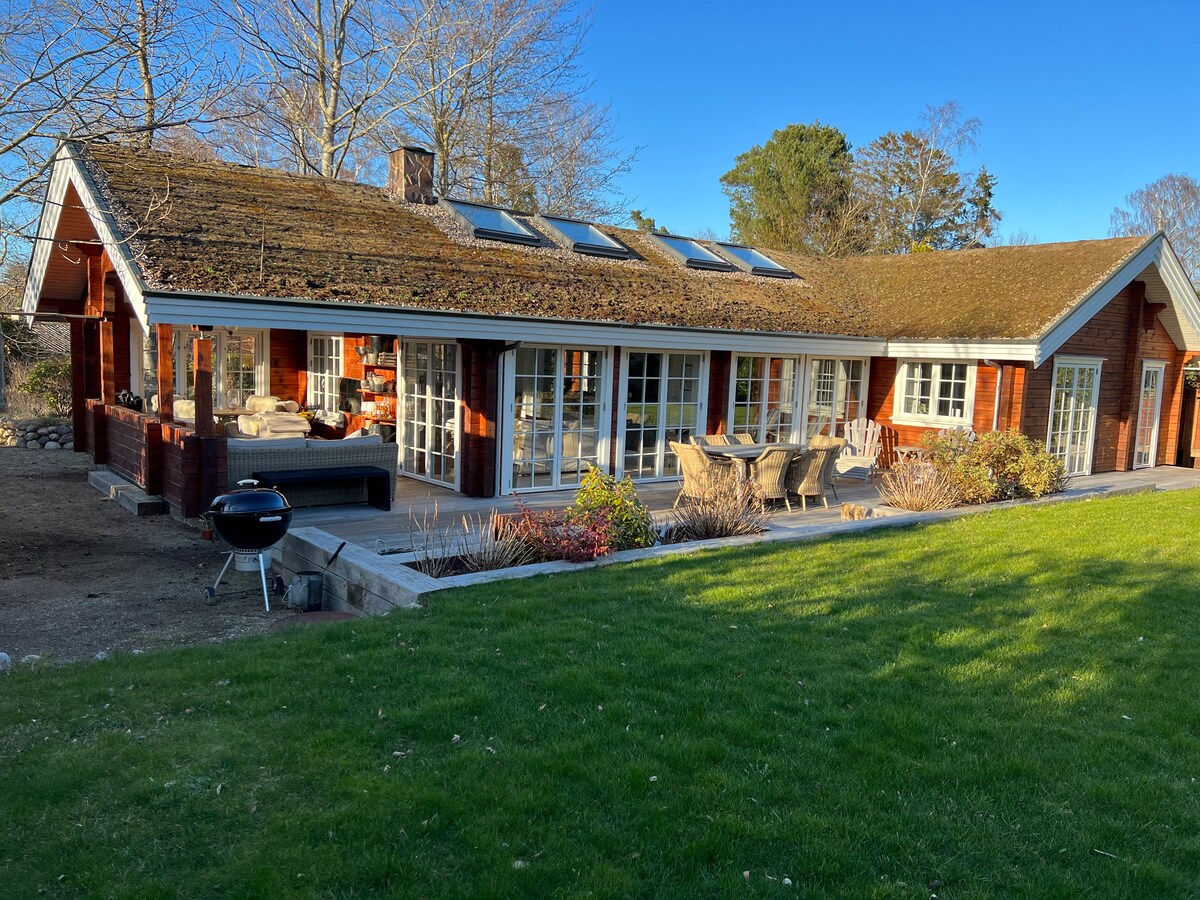 Idyllisk sommerhus i Hornbæk