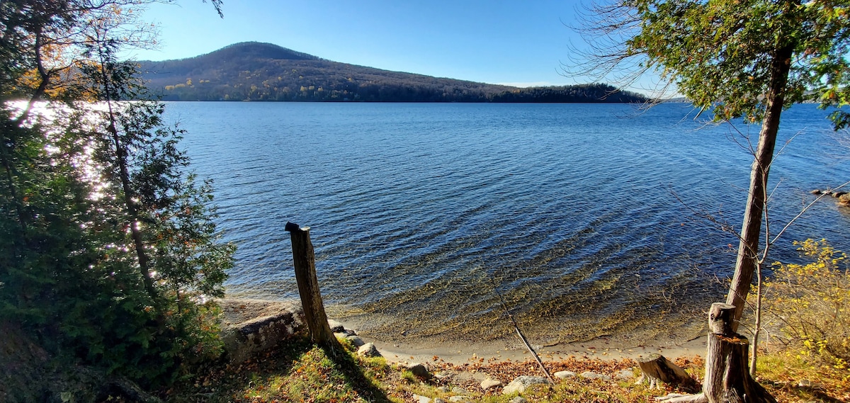 Rustic Lake Seymour Camp!