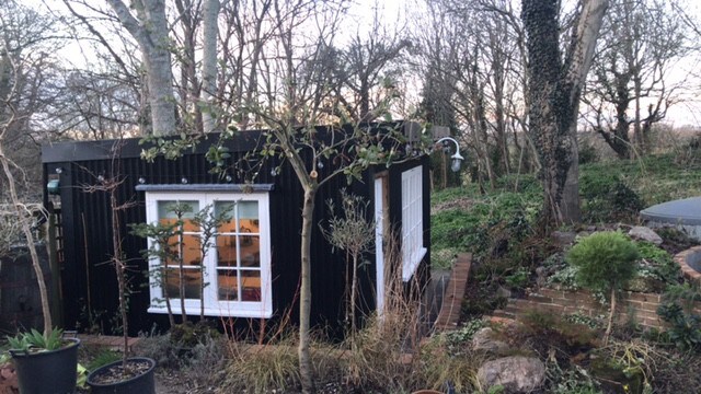 Little Cabin in Lovely Lewes, with woodland views