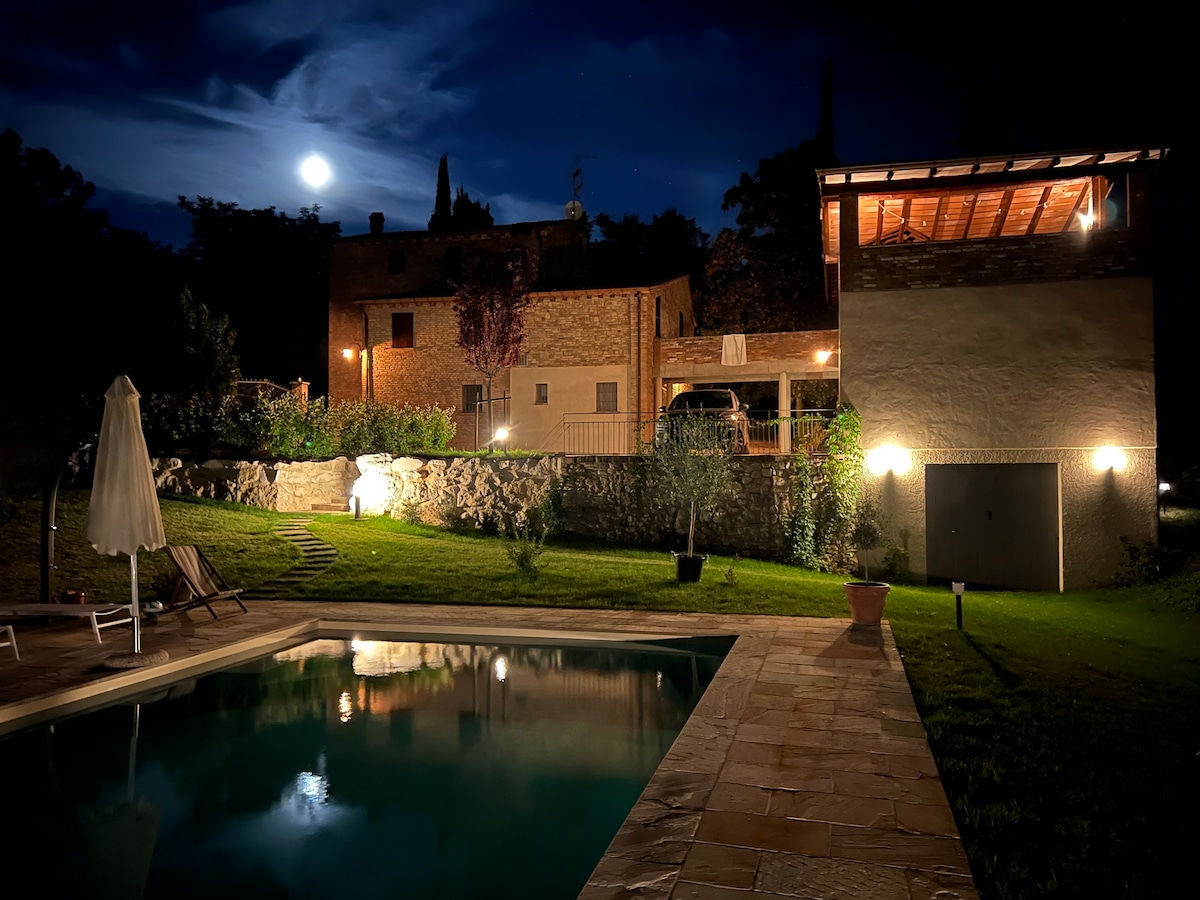 Villa sui colli Piacentini con Piscina e palestra