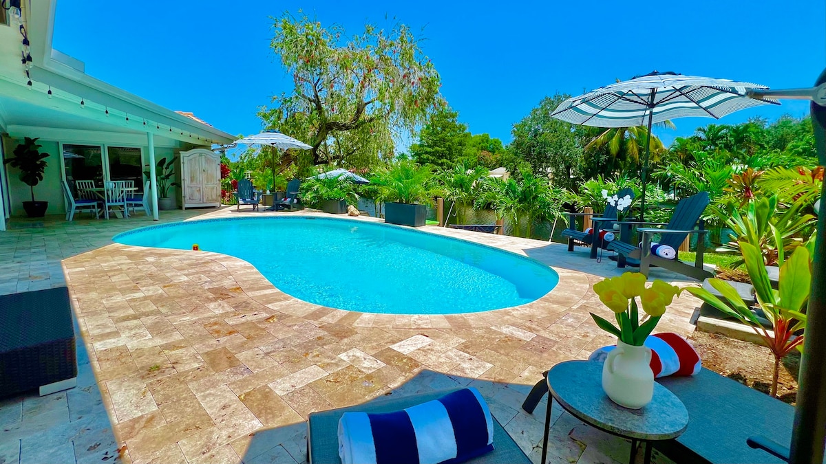 Luxe Waterfront! HTD Pool/Spa 3 Miles to Beach