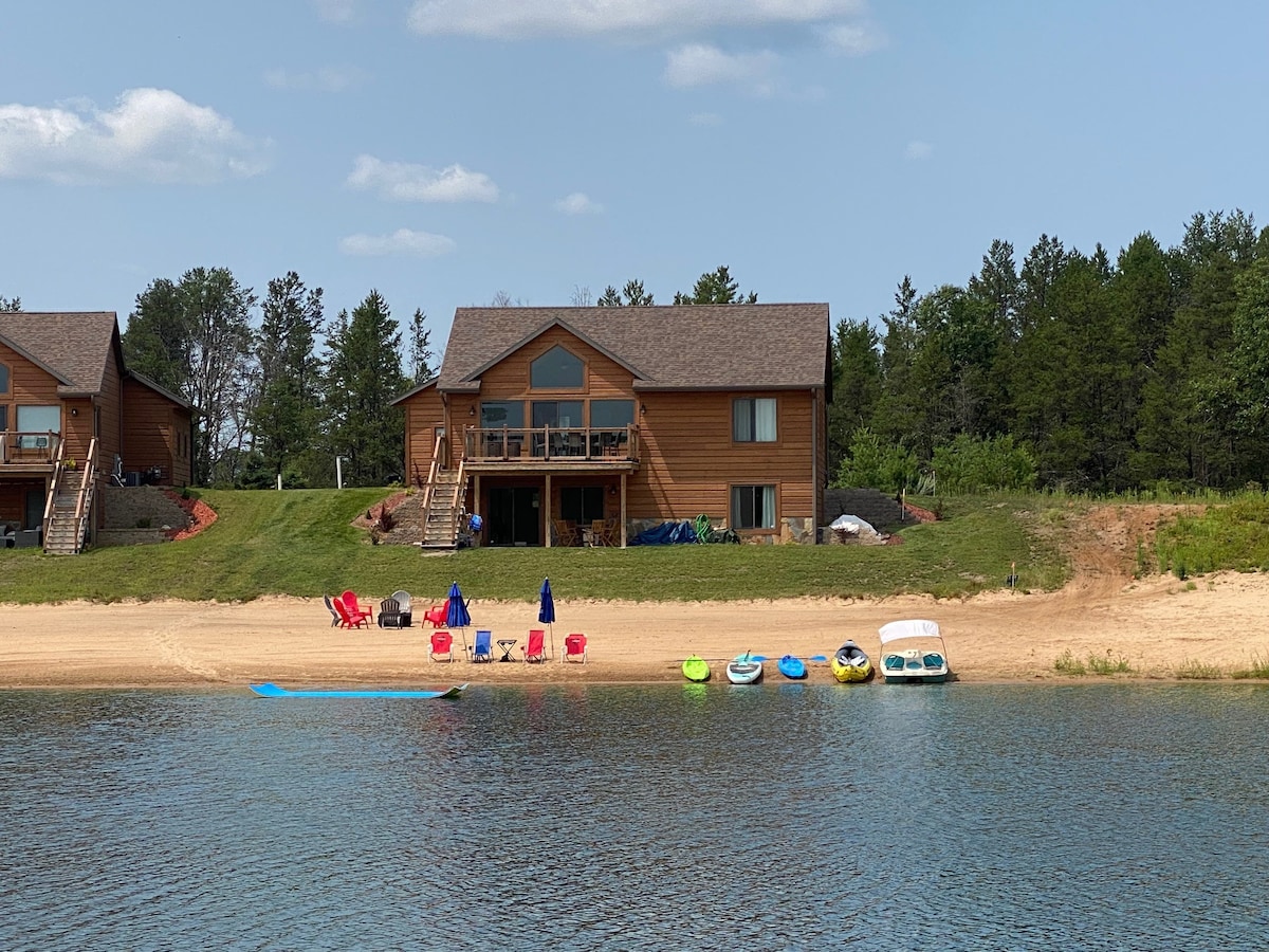 Retreat on the Beach! EV Friendly! Hot tub!