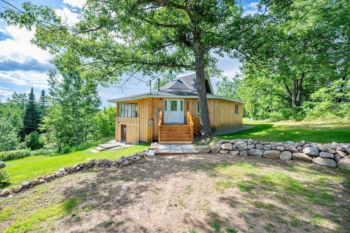Cute Family Cottage on 50 acres