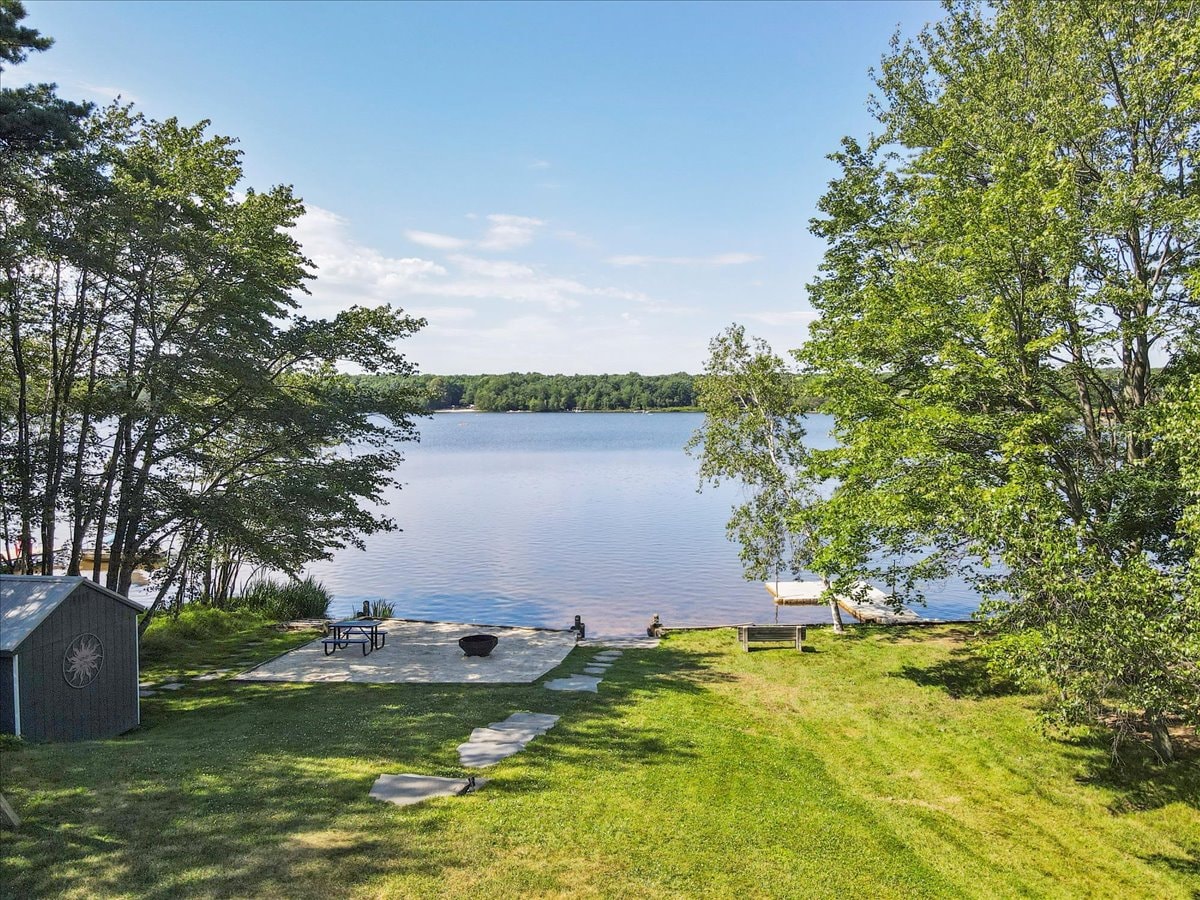 Bear Foot Lake House