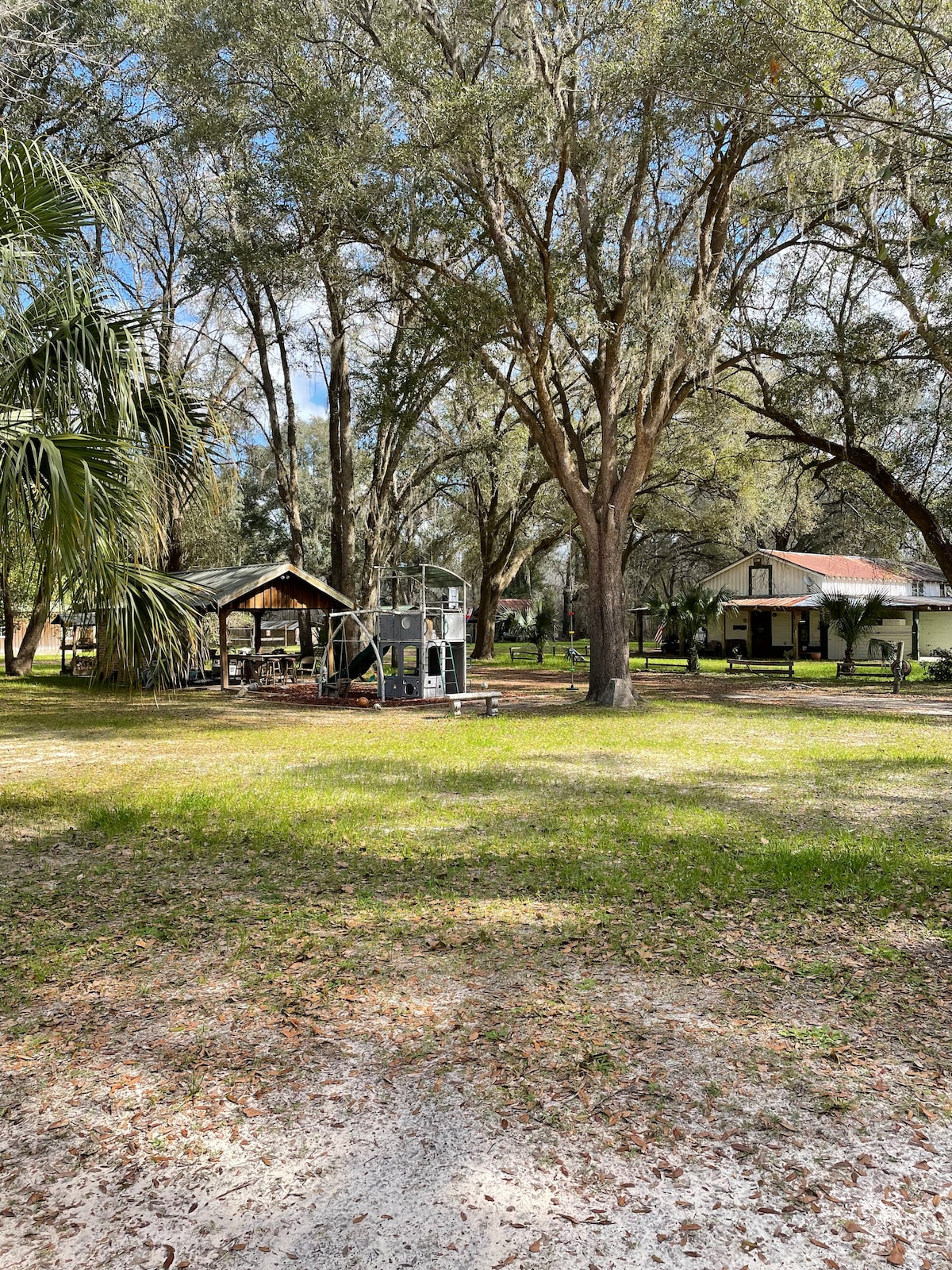 Two Beard Farm
(Bunk House)