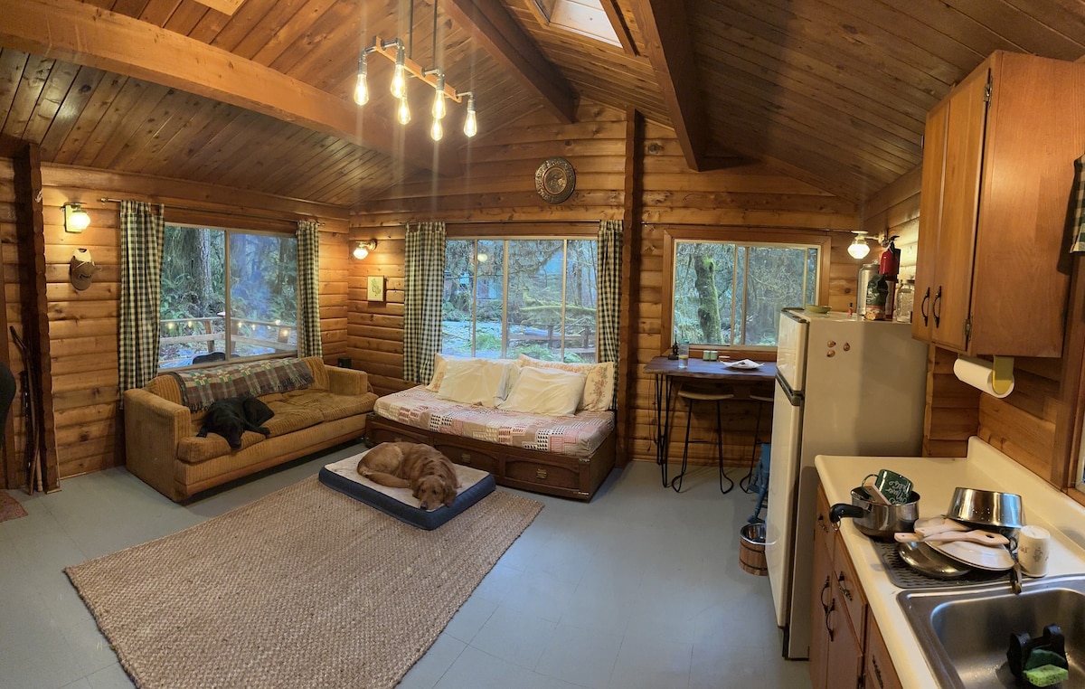 Beloved cabin for two on the Boulder Creek