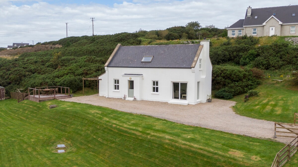 Thompson’s Great Arch Cottage Fanad Head