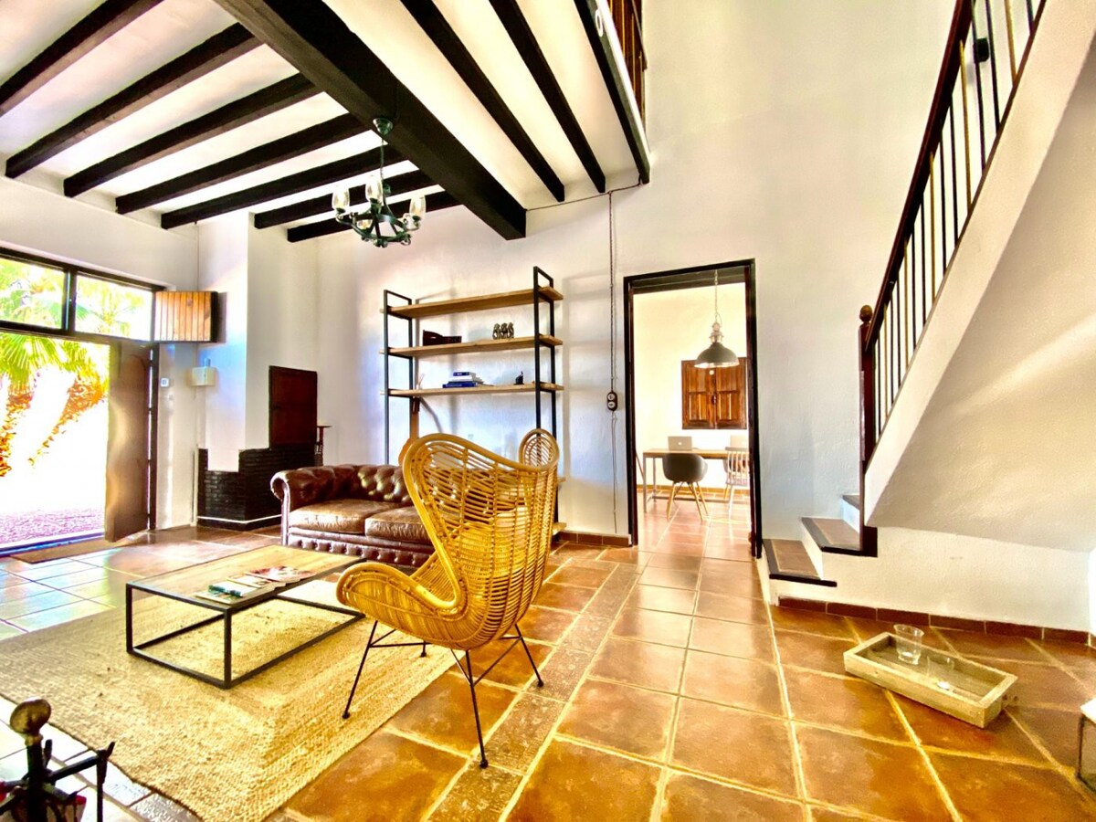 Fabulous, authentic villa with private pool