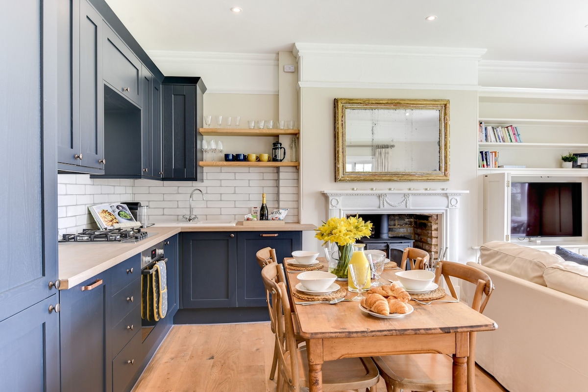 Garden Cottage nestled beneath The South Downs