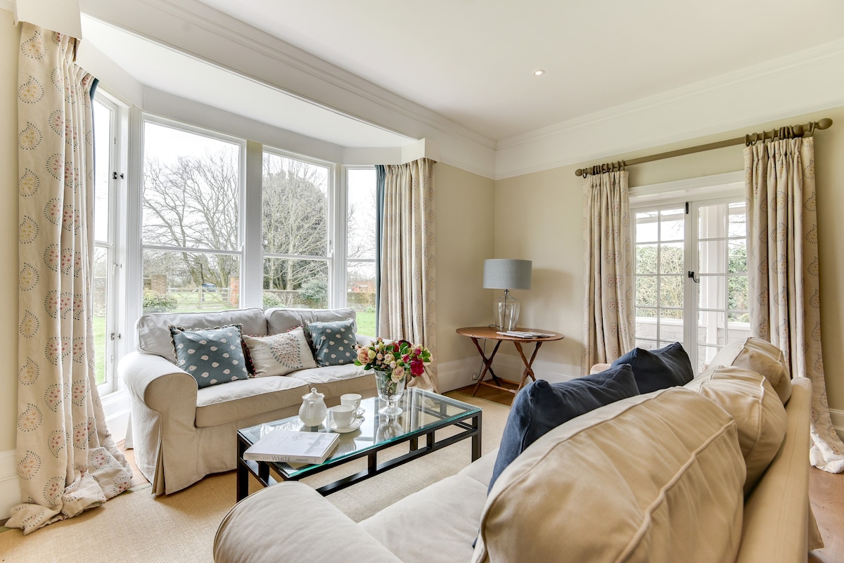 Garden Cottage nestled beneath The South Downs