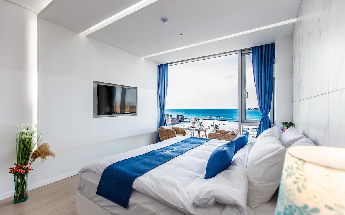 [海景餐厅]蓝春酒店豪华标准双人床3 ，就在Hyeopjae海滩前面
