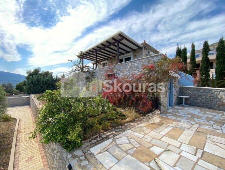 'Villa Katafyki' luxury stone cottage.