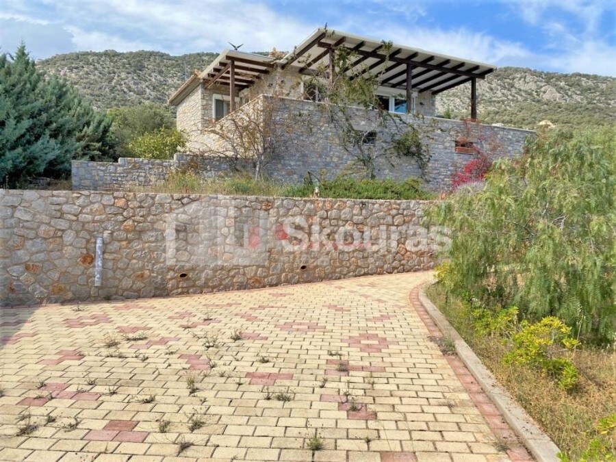 'Villa Katafyki' luxury stone cottage.