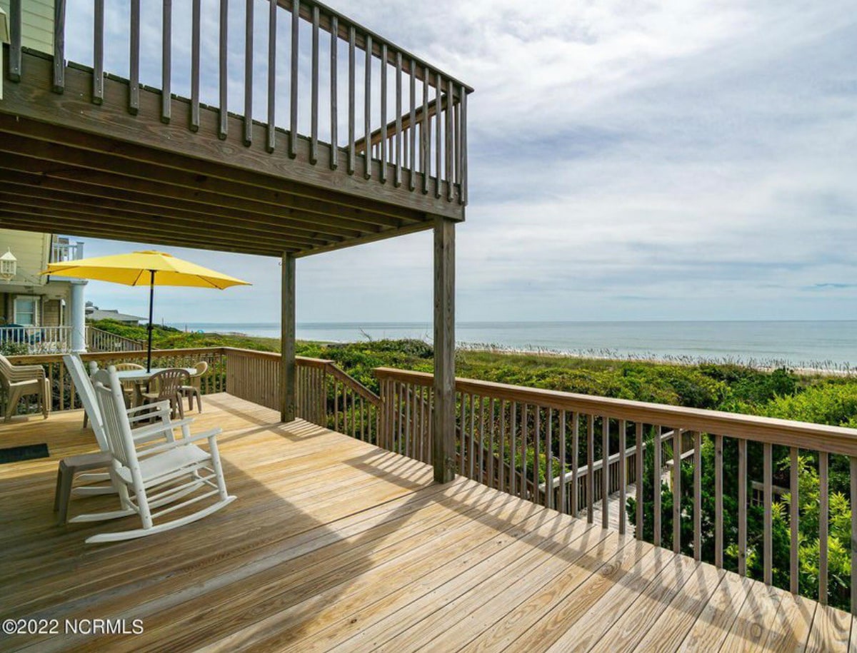 Beautiful Oceanfront Beach house