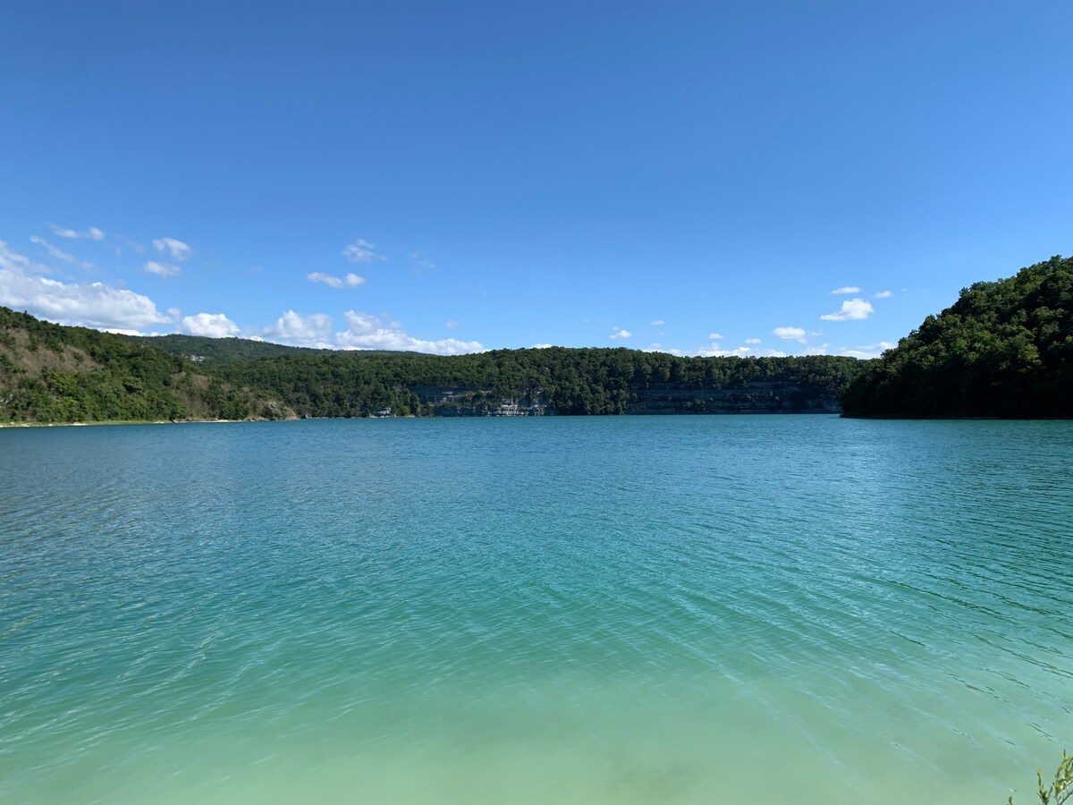 Lac Vouglans, Jura, house for 6