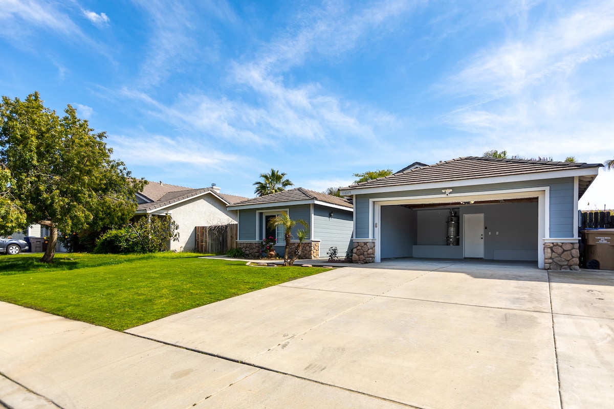 5 Bedroom House in Beautiful NW Bakersfield