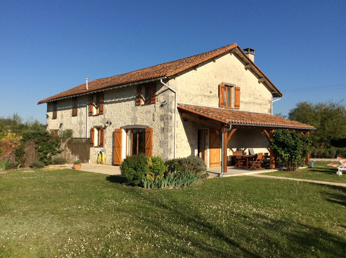 Charming stone farmhouse with private pool