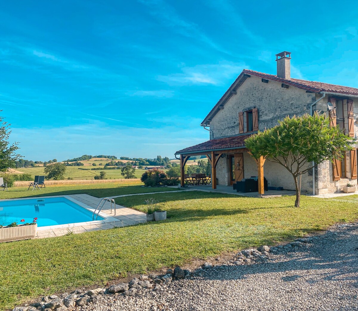 Charming stone farmhouse with private pool