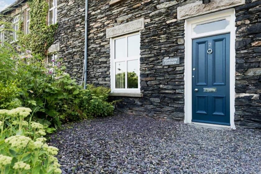 Riverside Cottage with secure bike storage