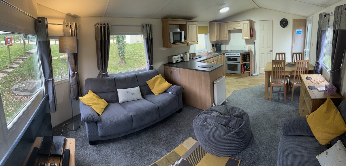 Deluxe 3 bedroom caravan