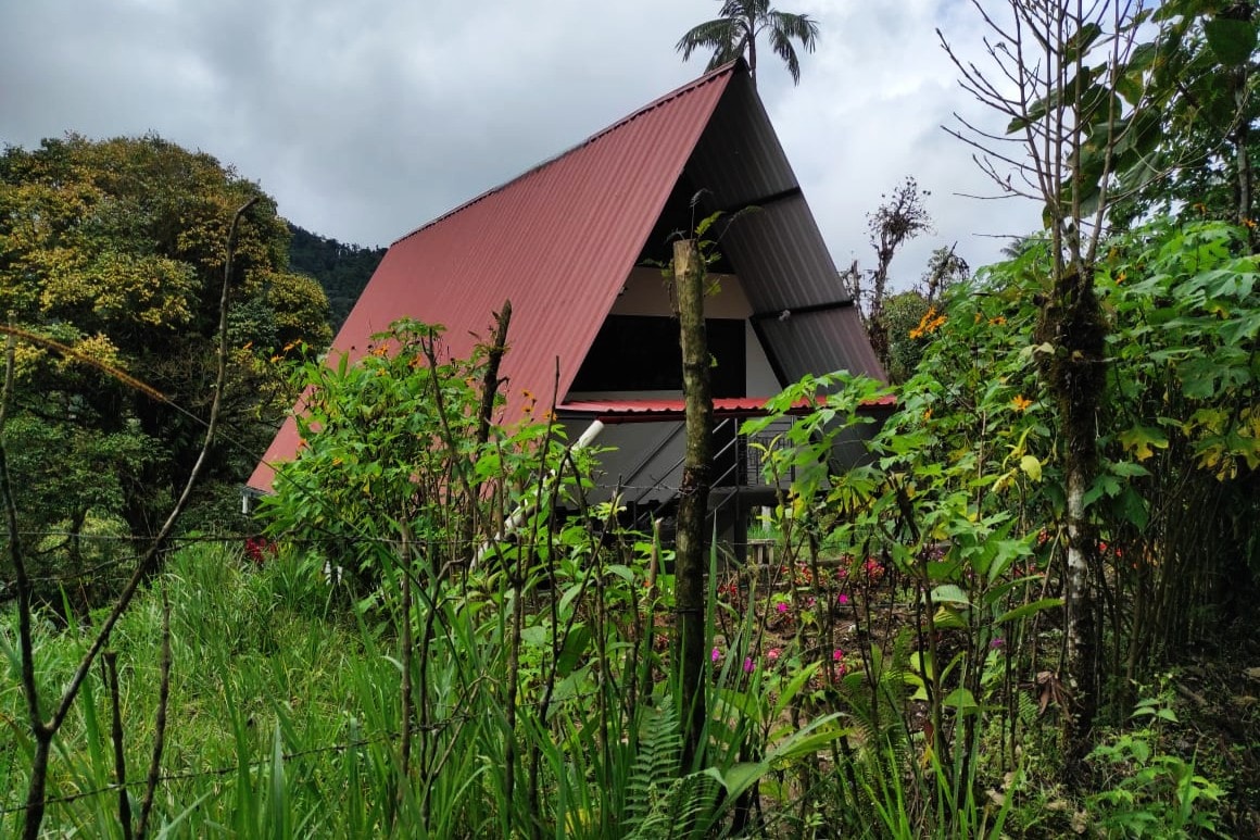 Planta Baja, cabaña en Mindo-Ecuador
