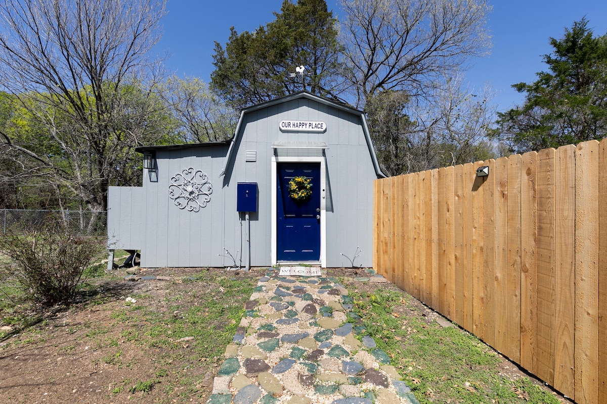 Complete Tiny House w water view and private yard