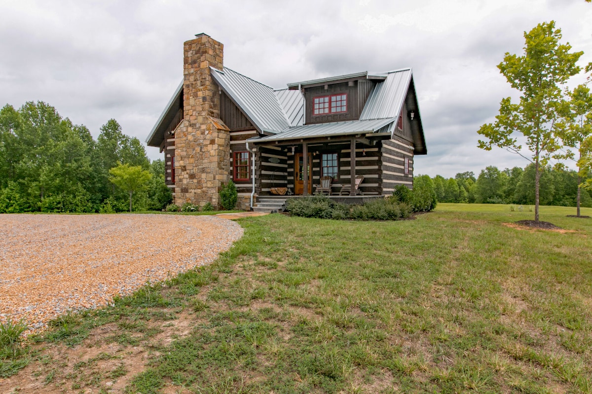 The Cabin at Pine Ridge Farm