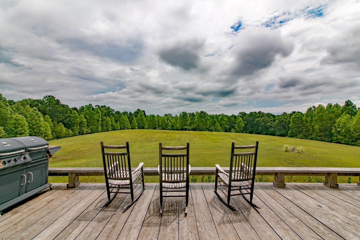 The Cabin at Pine Ridge Farm