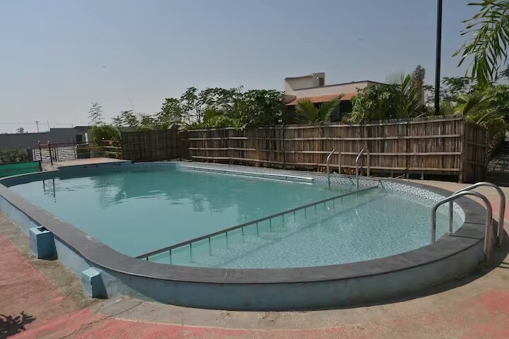 Pool | 20 min~>Ellora Caves | Play area | Nr Fort