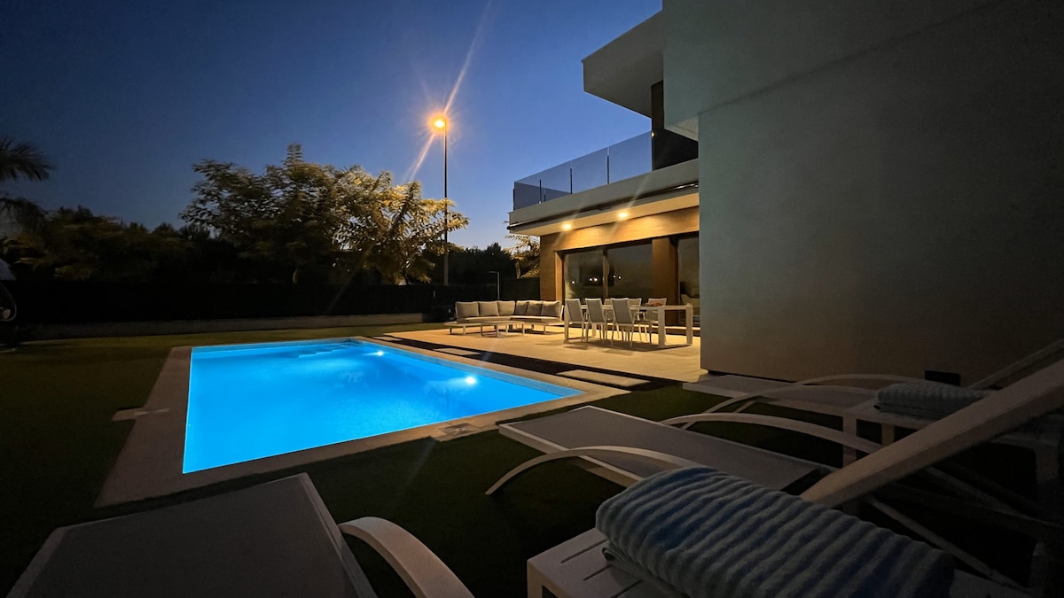 Villa Roda Golf with private heated pool!